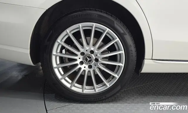 Mercedes-Benz E-Class 2023 1.9 автомат (гидро), миниатюра 5
