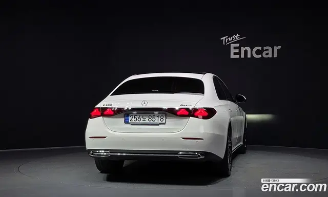 Mercedes-Benz E-Class 2024 2.0 автомат (гидро), миниатюра 4 Mercedes-Benz E-Class 2024 2.0 автомат (гидро), миниатюра 4
