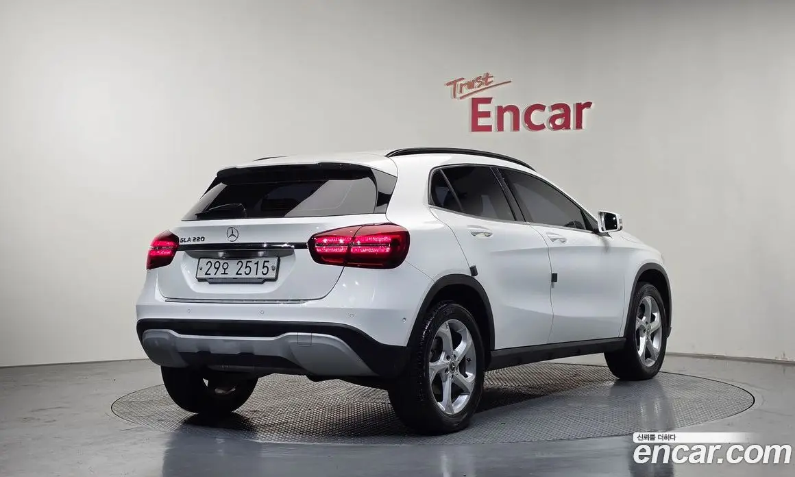 Mercedes-Benz GLA-Class 2018 2.0 автомат (гидро), фото 2 Mercedes-Benz GLA-Class 2018 2.0 автомат (гидро), фото 2