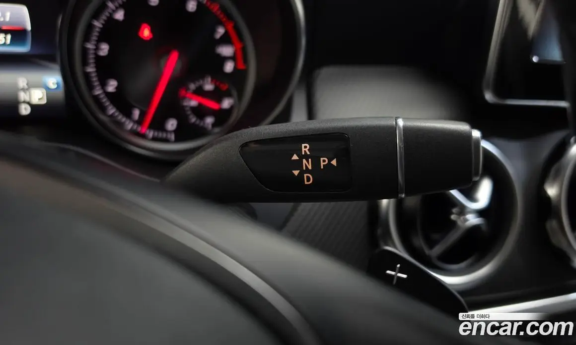 Mercedes-Benz GLA-Class 2018 2.0 автомат (гидро), фото 12 Mercedes-Benz GLA-Class 2018 2.0 автомат (гидро), фото 12