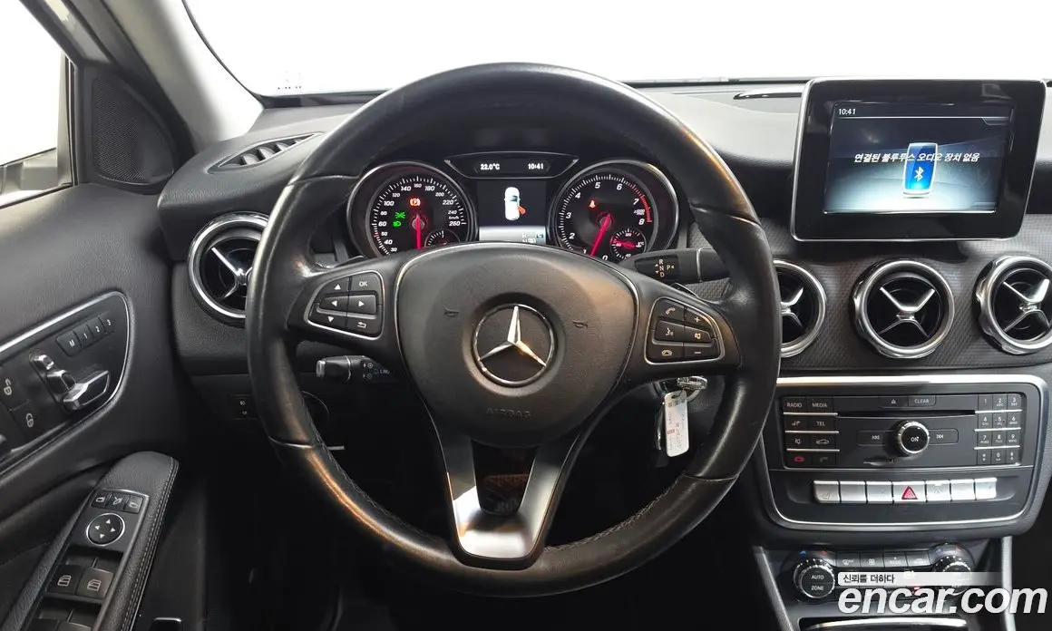 Mercedes-Benz GLA-Class 2018 2.0 автомат (гидро), фото 18 Mercedes-Benz GLA-Class 2018 2.0 автомат (гидро), фото 18