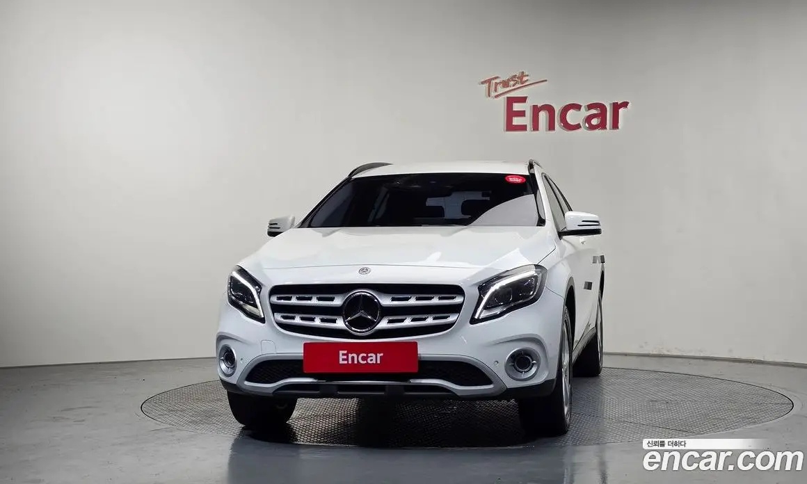Mercedes-Benz GLA-Class 2018 2.0 автомат (гидро), фото 3 Mercedes-Benz GLA-Class 2018 2.0 автомат (гидро), фото 3