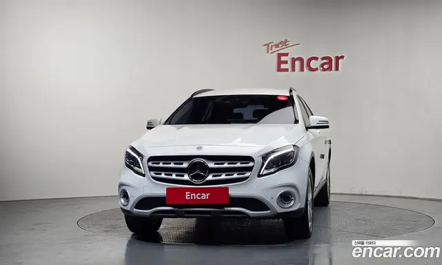 Mercedes-Benz GLA-Class 2018 2.0 автомат (гидро), миниатюра 3 Mercedes-Benz GLA-Class 2018 2.0 автомат (гидро), миниатюра 3