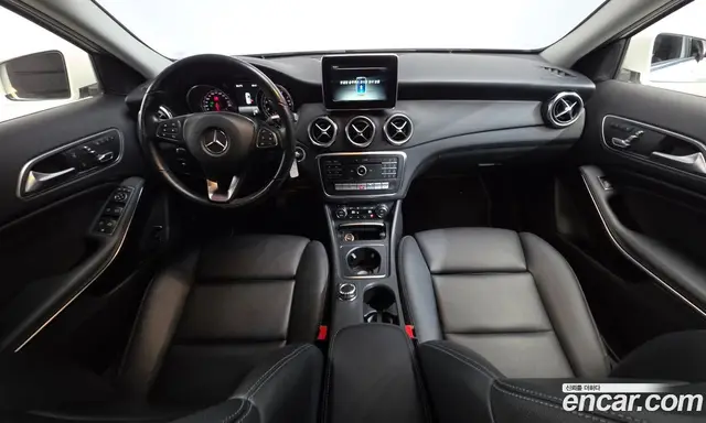 Mercedes-Benz GLA-Class 2018 2.0 автомат (гидро), миниатюра 10 Mercedes-Benz GLA-Class 2018 2.0 автомат (гидро), миниатюра 10