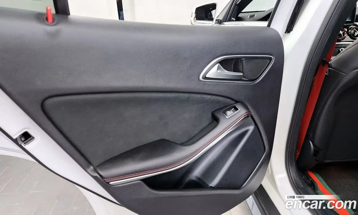 Mercedes-Benz GLA-Class 2019 2.0 автомат (гидро), фото 15 Mercedes-Benz GLA-Class 2019 2.0 автомат (гидро), фото 15