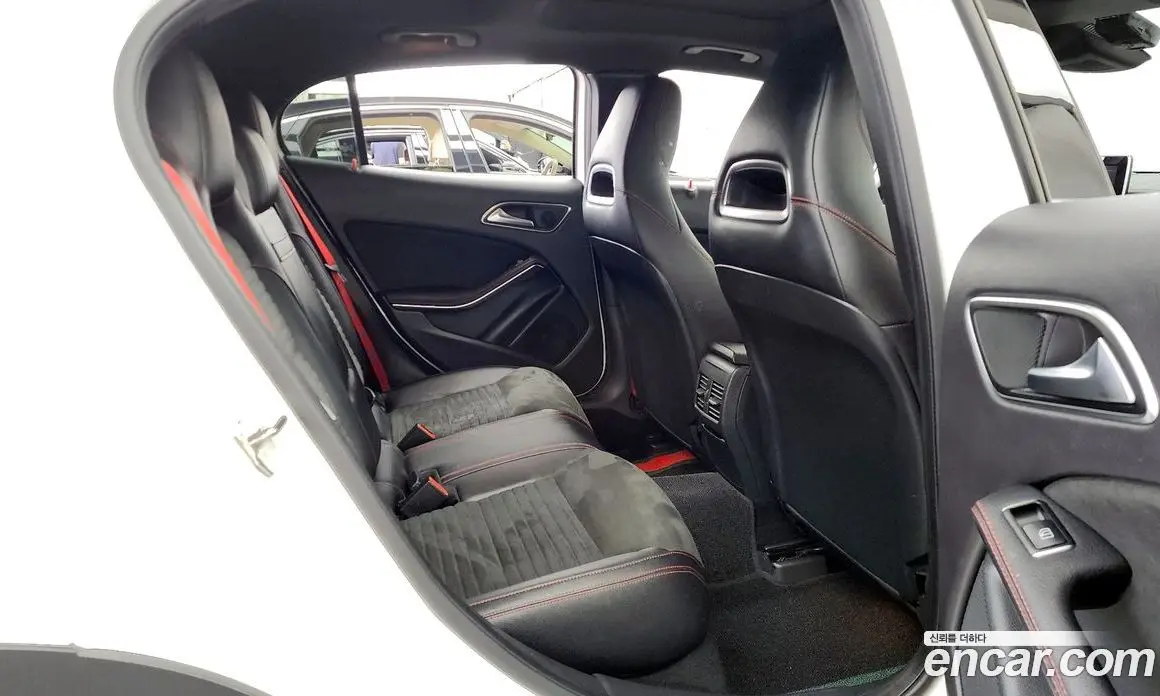 Mercedes-Benz GLA-Class 2019 2.0 автомат (гидро), фото 18 Mercedes-Benz GLA-Class 2019 2.0 автомат (гидро), фото 18