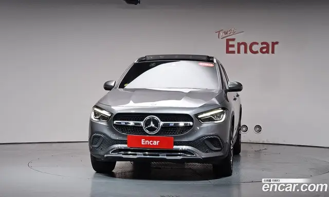 Mercedes-Benz GLA-Class 2021 2.0 автомат (гидро), миниатюра 2