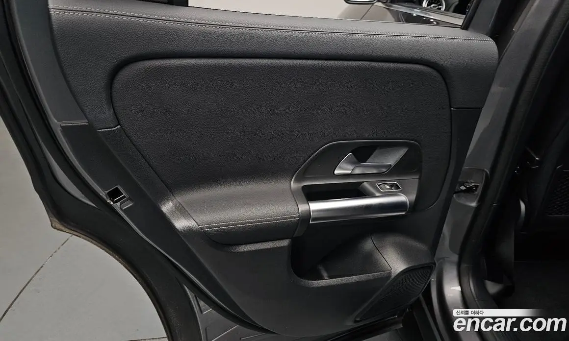 Mercedes-Benz GLA-Class 2021 2.0 автомат (гидро), фото 14