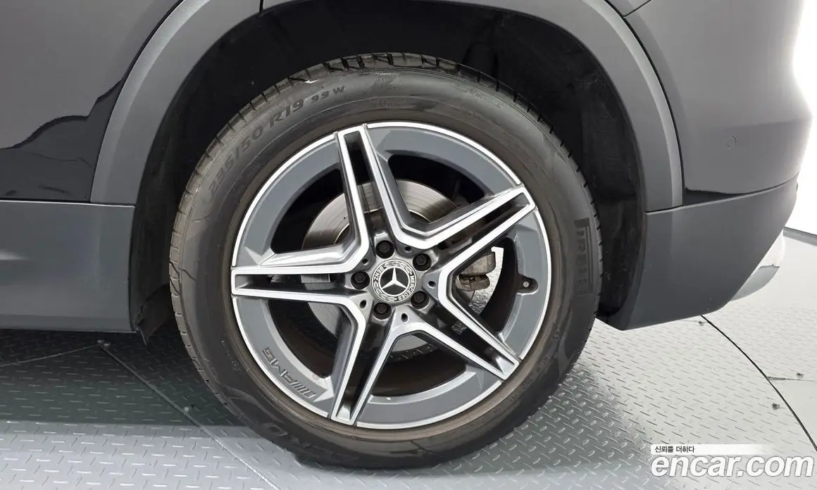 Mercedes-Benz GLB-Class 2021 2.0 автомат (гидро), фото 6 Mercedes-Benz GLB-Class 2021 2.0 автомат (гидро), фото 6