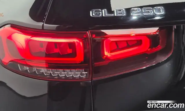 Mercedes-Benz GLB-Class 2021 2.0 автомат (гидро), миниатюра 8 Mercedes-Benz GLB-Class 2021 2.0 автомат (гидро), миниатюра 8