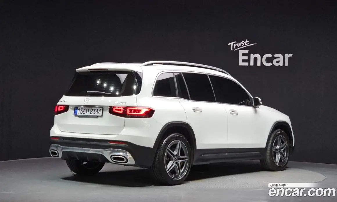 Mercedes-Benz GLB-Class 2022 2.0 автомат (гидро), фото 2 Mercedes-Benz GLB-Class 2022 2.0 автомат (гидро), фото 2