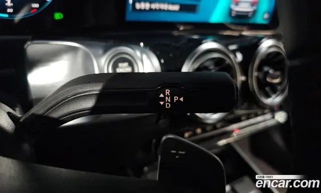 Mercedes-Benz GLB-Class 2022 2.0 автомат (гидро), миниатюра 12