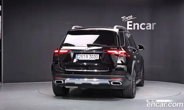 Mercedes-Benz GLE-Class 2023 2.0 автомат (гидро), миниатюра 3