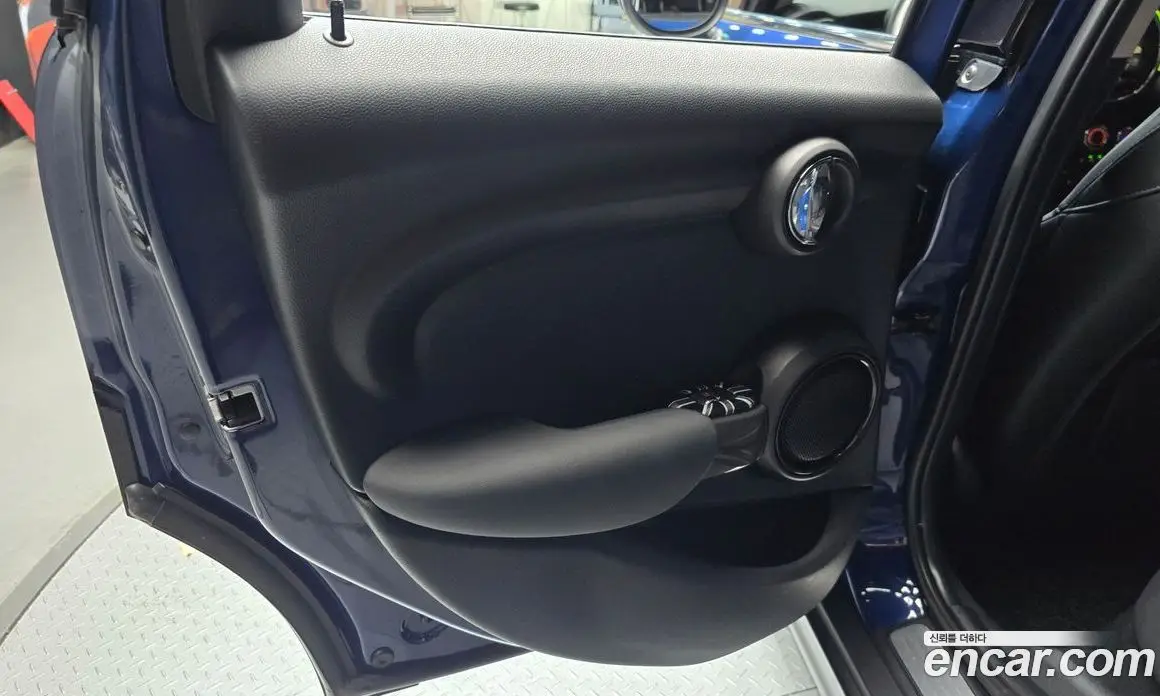 Mini Cooper 2018 1.5 автомат (гидро), фото 15 Mini Cooper 2018 1.5 автомат (гидро), фото 15