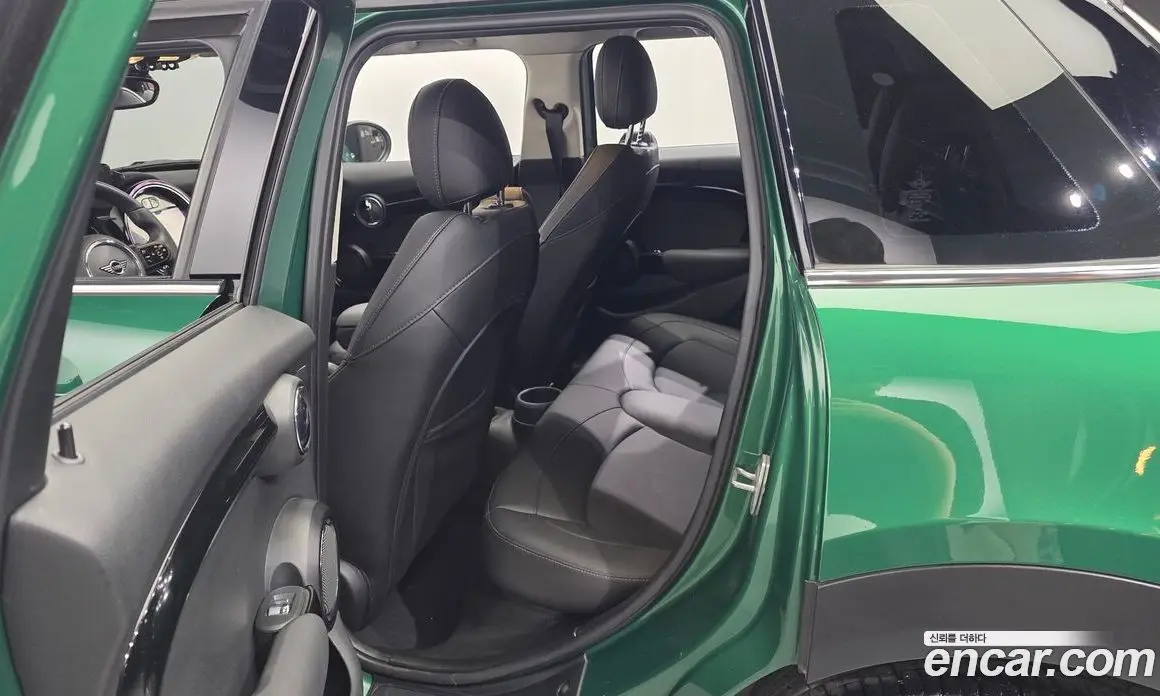 Mini Cooper 2021 1.5 автомат (гидро), фото 17 Mini Cooper 2021 1.5 автомат (гидро), фото 17