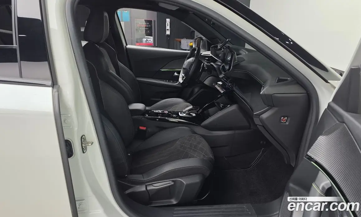 Peugeot 2008 2021 1.5 автомат (гидро), фото 17 Peugeot 2008 2021 1.5 автомат (гидро), фото 17