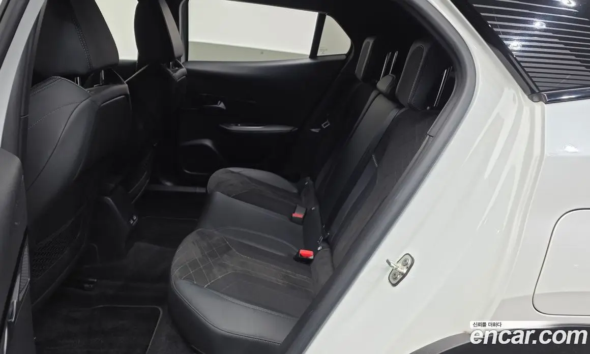 Peugeot 2008 2021 1.5 автомат (гидро), фото 18 Peugeot 2008 2021 1.5 автомат (гидро), фото 18