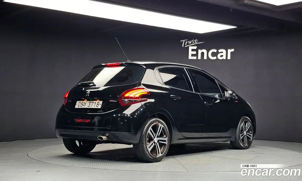 Peugeot 208 2018 1.6 автомат (гидро), фото 2 Peugeot 208 2018 1.6 автомат (гидро), фото 2