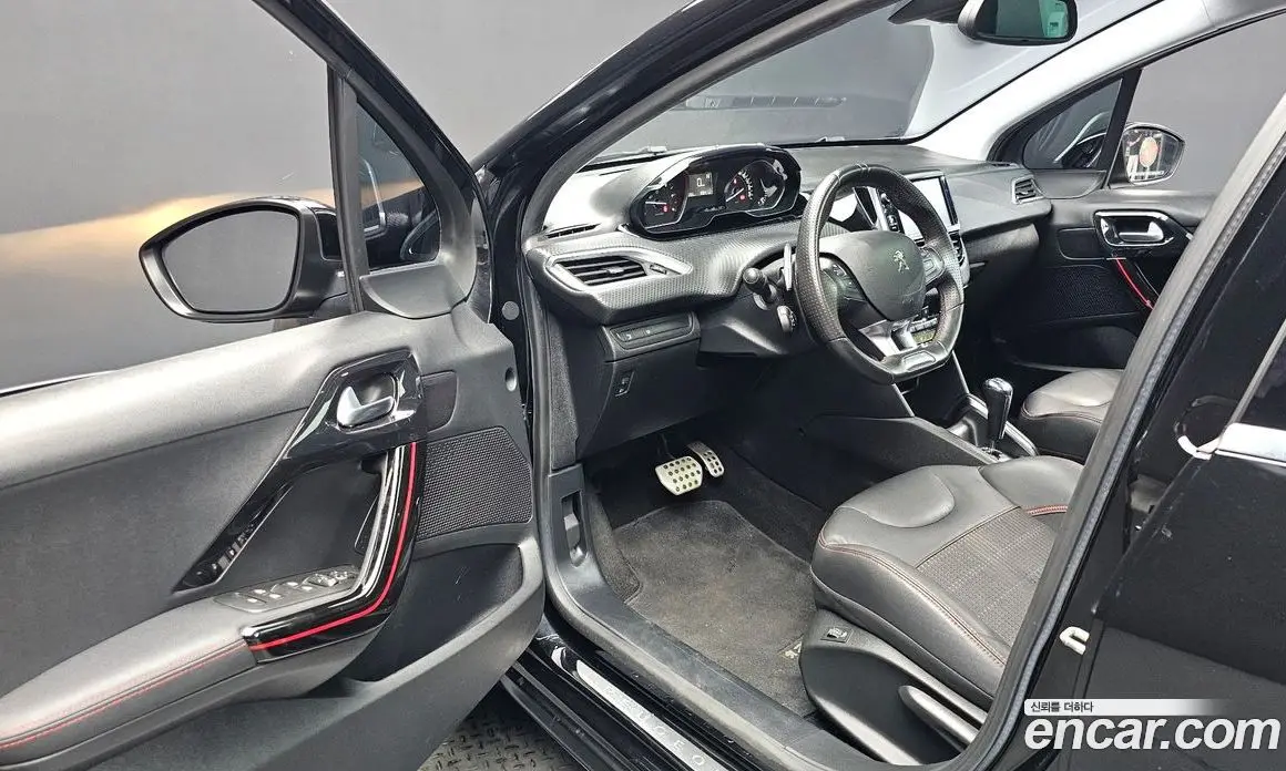 Peugeot 208 2018 1.6 автомат (гидро), фото 13 Peugeot 208 2018 1.6 автомат (гидро), фото 13