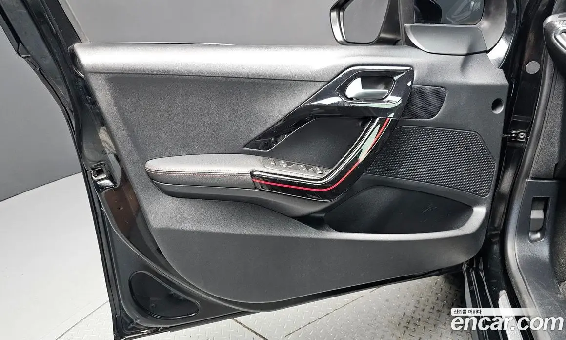 Peugeot 208 2018 1.6 автомат (гидро), фото 14 Peugeot 208 2018 1.6 автомат (гидро), фото 14