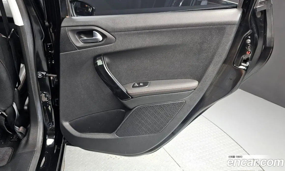 Peugeot 208 2018 1.6 автомат (гидро), фото 15 Peugeot 208 2018 1.6 автомат (гидро), фото 15