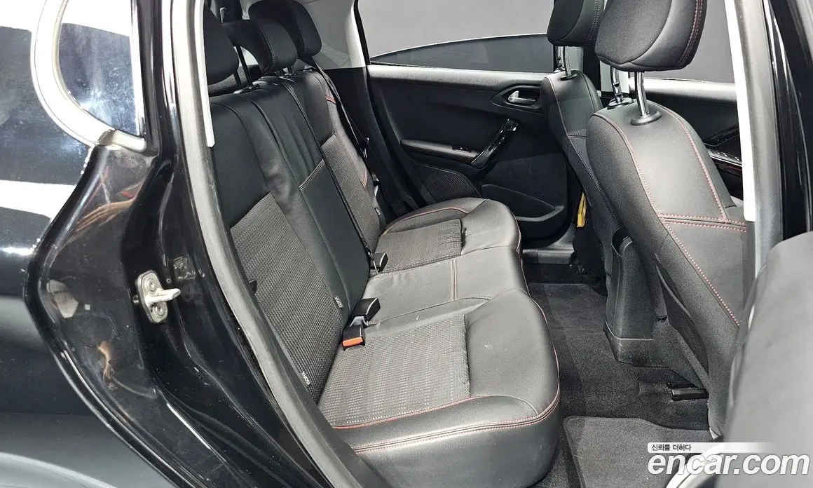 Peugeot 208 2018 1.6 автомат (гидро), фото 17 Peugeot 208 2018 1.6 автомат (гидро), фото 17