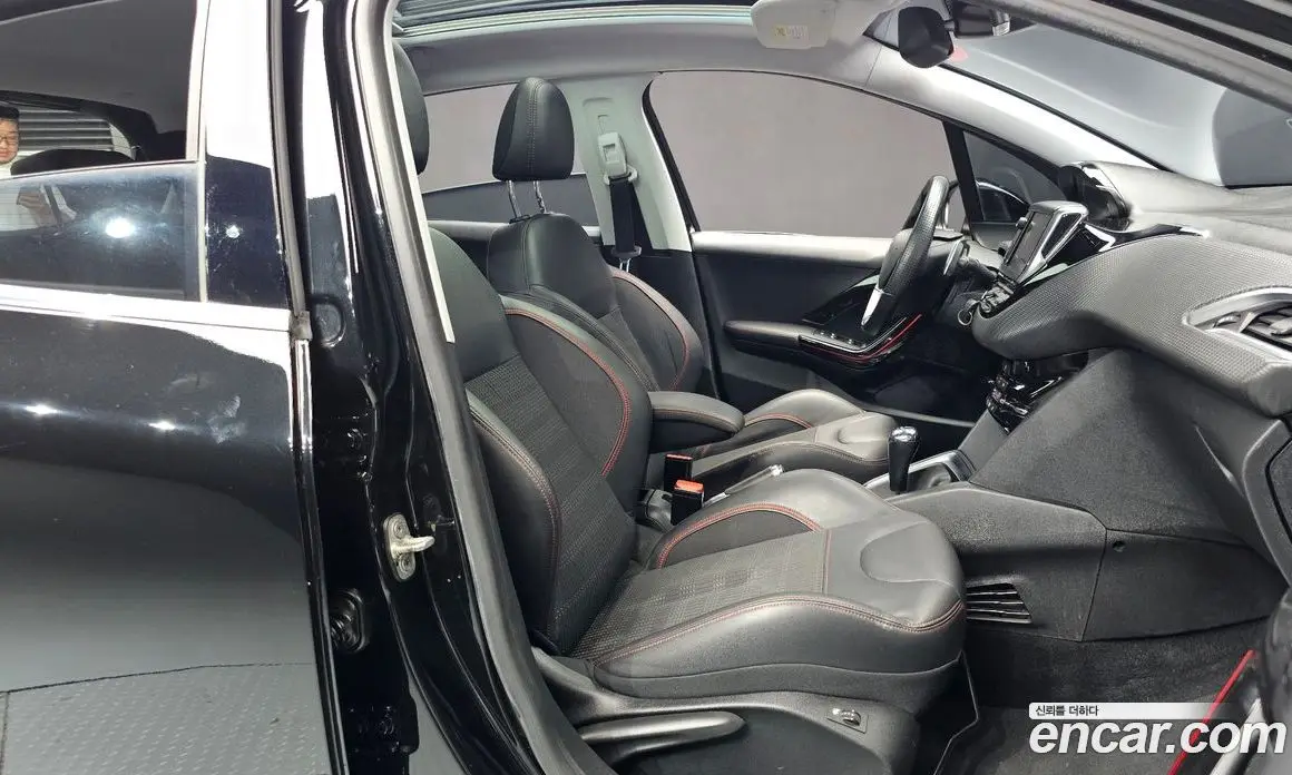 Peugeot 208 2018 1.6 автомат (гидро), фото 18 Peugeot 208 2018 1.6 автомат (гидро), фото 18