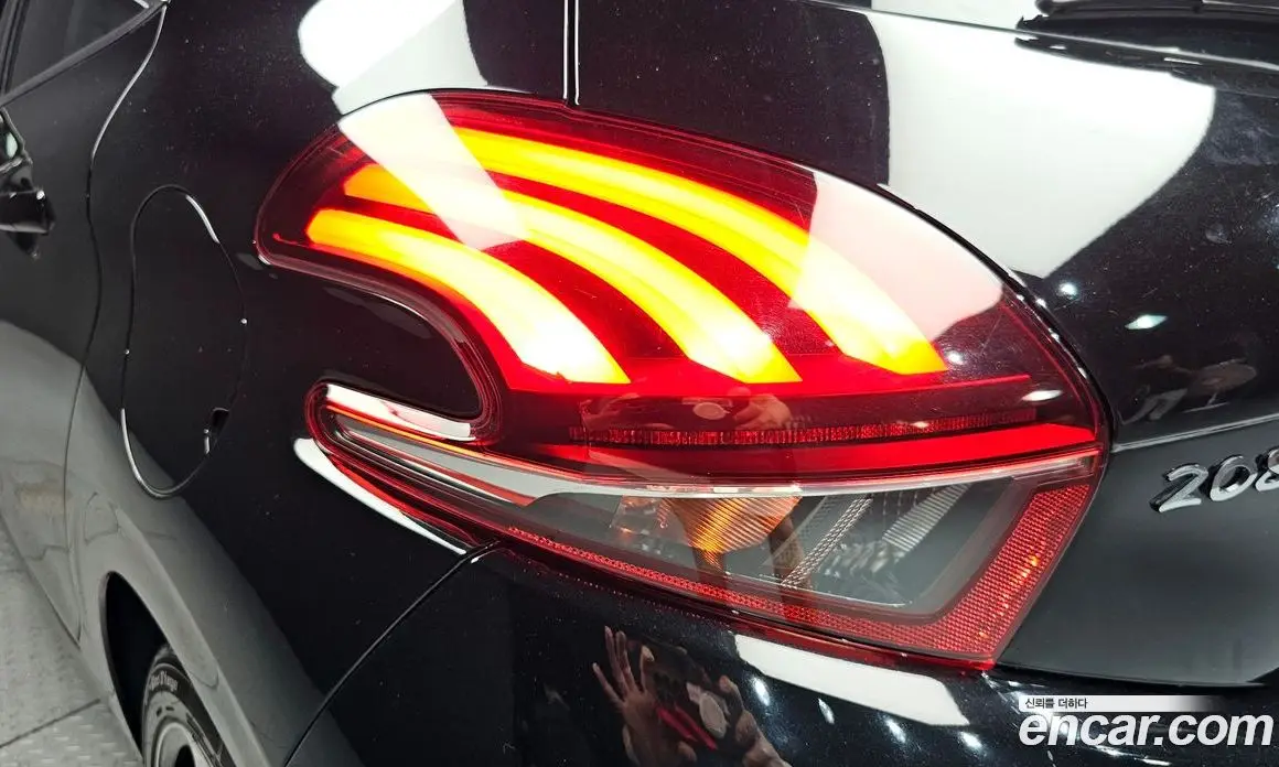 Peugeot 208 2018 1.6 автомат (гидро), фото 9 Peugeot 208 2018 1.6 автомат (гидро), фото 9
