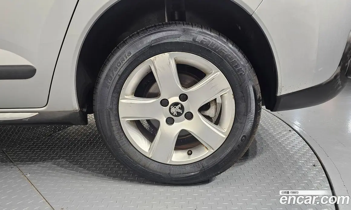 Peugeot 3008 2014 1.6 автомат (гидро), фото 6 Peugeot 3008 2014 1.6 автомат (гидро), фото 6
