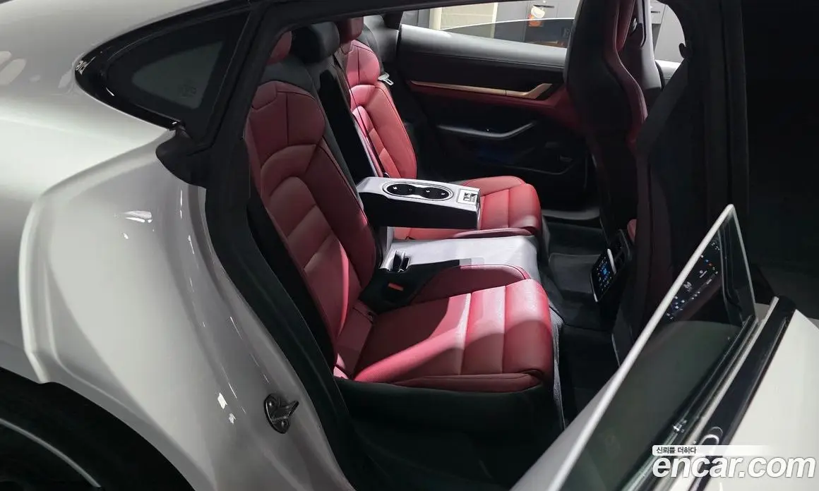 Porsche Taycan 2024 0.1 автомат (гидро), фото 17 Porsche Taycan 2024 0.1 автомат (гидро), фото 17