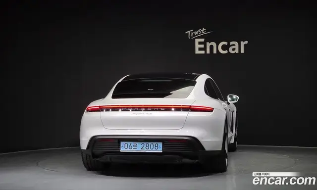 Porsche Taycan 2024 0.1 автомат (гидро), миниатюра 4 Porsche Taycan 2024 0.1 автомат (гидро), миниатюра 4