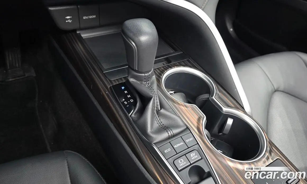 Toyota Camry 2018 2.5 автомат (гидро), фото 12 Toyota Camry 2018 2.5 автомат (гидро), фото 12