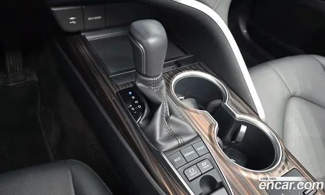 Toyota Camry 2018 2.5 автомат (гидро), миниатюра 12