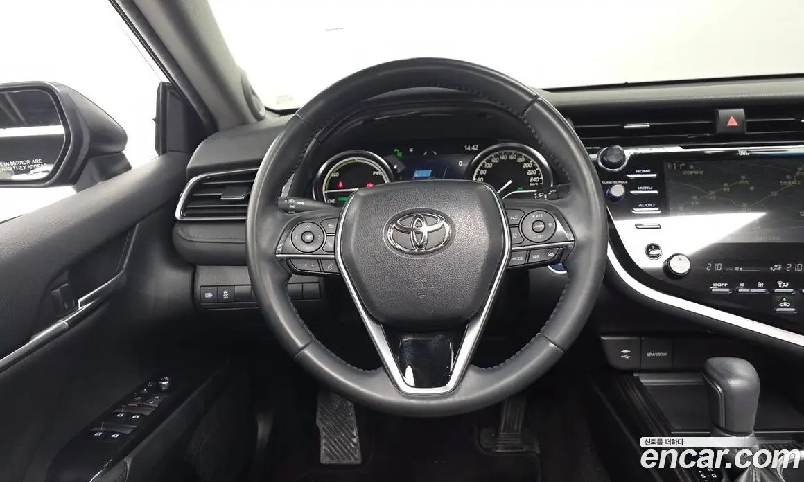 Toyota Camry 2018 2.5 автомат (гидро), фото 18 Toyota Camry 2018 2.5 автомат (гидро), фото 18