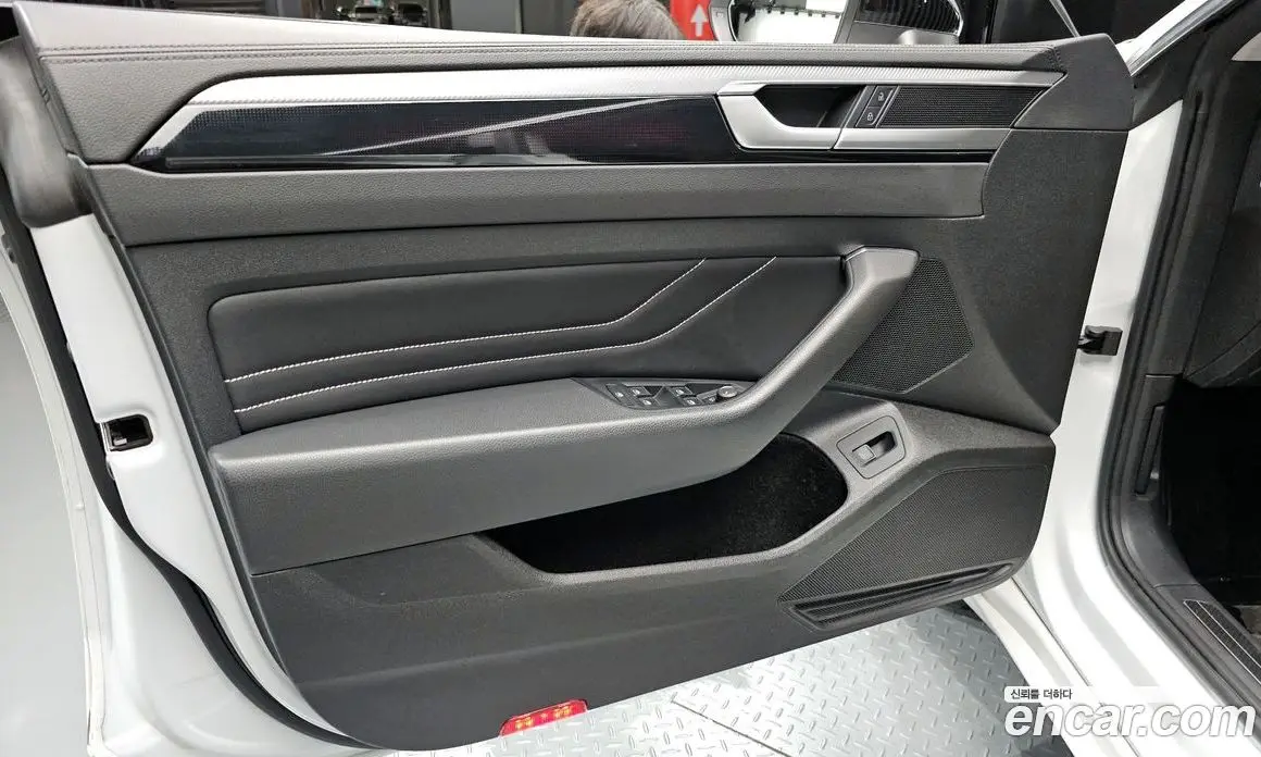 Volkswagen Arteon 2023 2.0 автомат (гидро), фото 14 Volkswagen Arteon 2023 2.0 автомат (гидро), фото 14