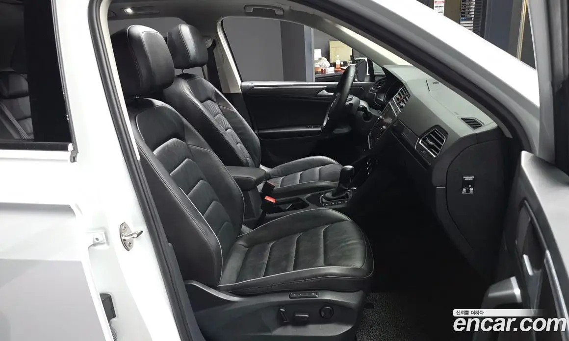 Volkswagen Tiguan 2020 2.0 автомат (гидро), фото 16