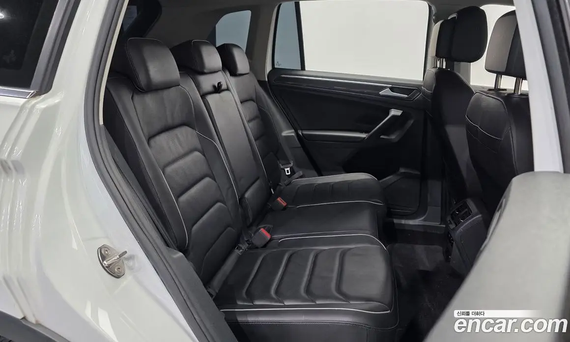 Volkswagen Tiguan 2023 2.0 автомат (гидро), фото 18 Volkswagen Tiguan 2023 2.0 автомат (гидро), фото 18