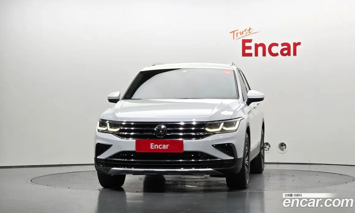 Volkswagen Tiguan 2023 2.0 автомат (гидро), фото 3 Volkswagen Tiguan 2023 2.0 автомат (гидро), фото 3