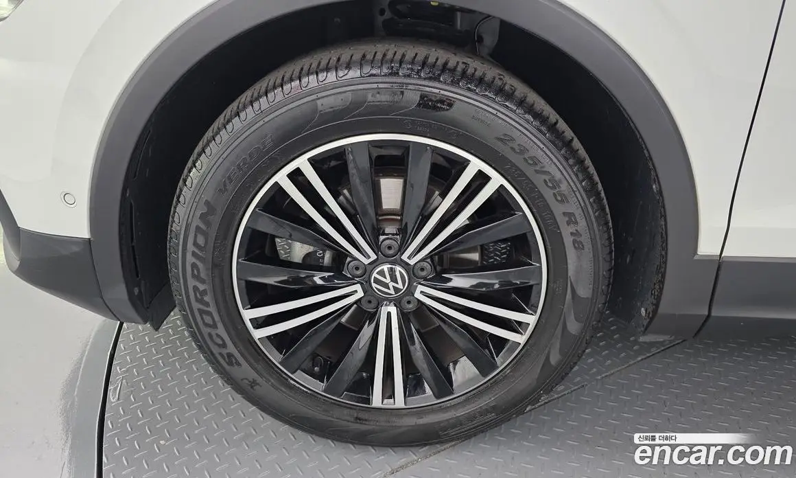 Volkswagen Tiguan 2023 2.0 автомат (гидро), фото 5 Volkswagen Tiguan 2023 2.0 автомат (гидро), фото 5