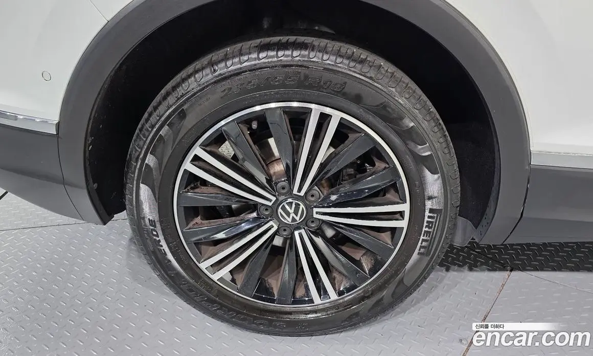 Volkswagen Tiguan 2023 2.0 автомат (гидро), фото 7 Volkswagen Tiguan 2023 2.0 автомат (гидро), фото 7