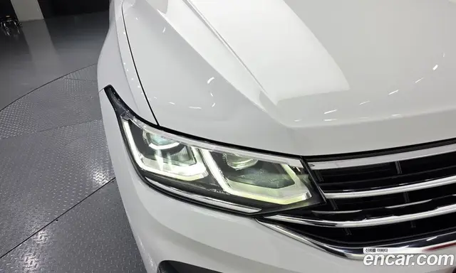 Volkswagen Tiguan 2023 2.0 автомат (гидро), миниатюра 8 Volkswagen Tiguan 2023 2.0 автомат (гидро), миниатюра 8