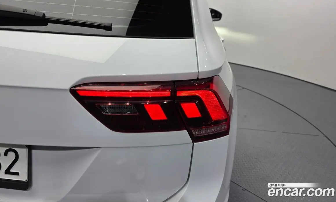 Volkswagen Tiguan 2023 2.0 автомат (гидро), фото 9 Volkswagen Tiguan 2023 2.0 автомат (гидро), фото 9