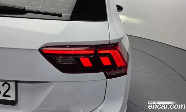Volkswagen Tiguan 2023 2.0 автомат (гидро), миниатюра 9 Volkswagen Tiguan 2023 2.0 автомат (гидро), миниатюра 9