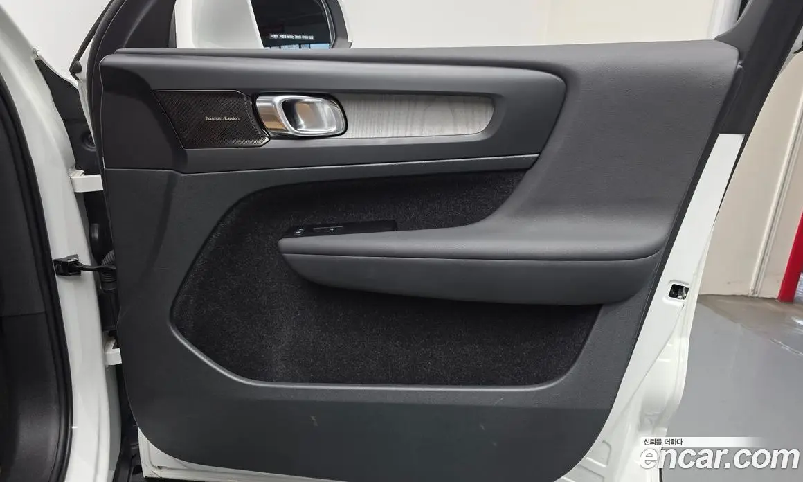 Volvo XC40 2021 2.0 автомат (гидро), фото 14 Volvo XC40 2021 2.0 автомат (гидро), фото 14