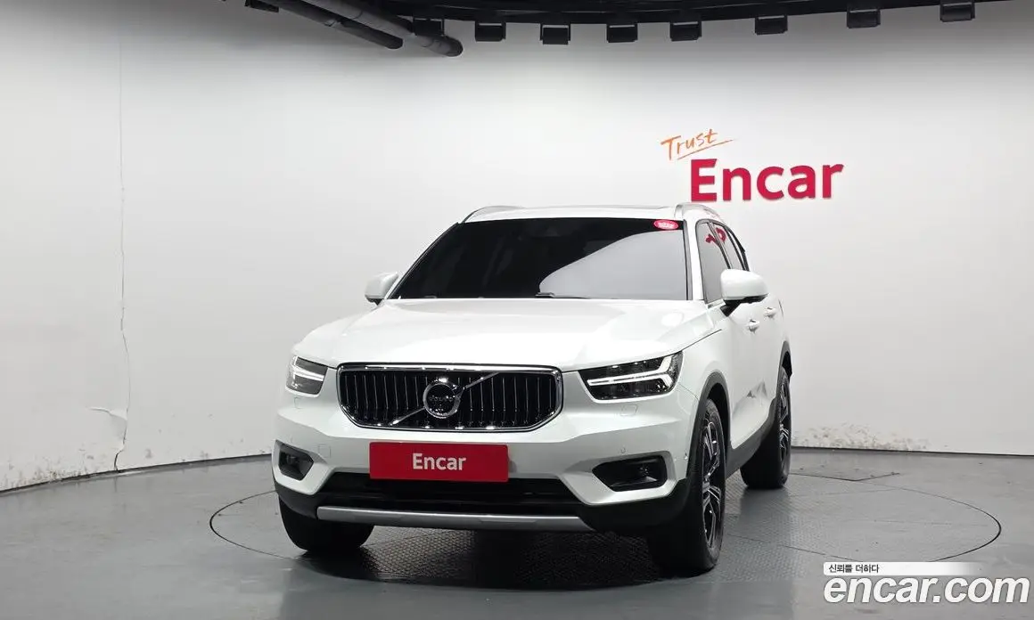 Volvo XC40 2021 2.0 автомат (гидро), фото 3 Volvo XC40 2021 2.0 автомат (гидро), фото 3