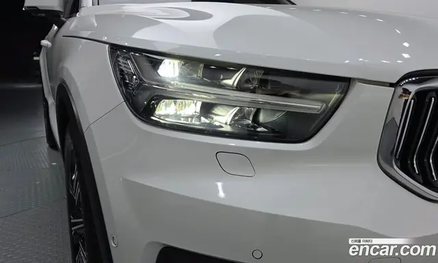 Volvo XC40 2021 2.0 автомат (гидро), миниатюра 8 Volvo XC40 2021 2.0 автомат (гидро), миниатюра 8