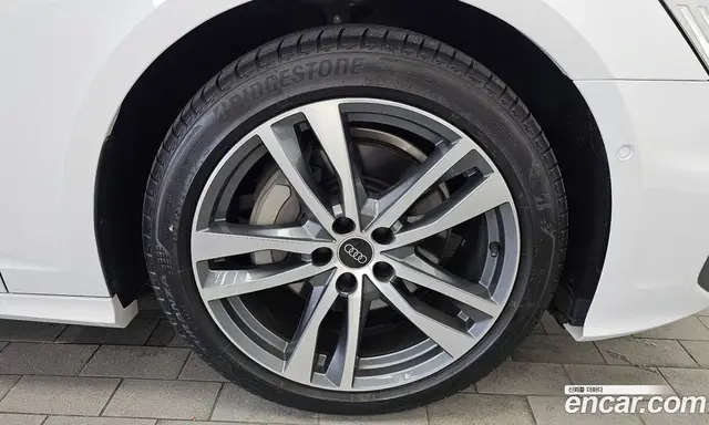 Audi A6 2023 2.0 автомат (гидро), миниатюра 7