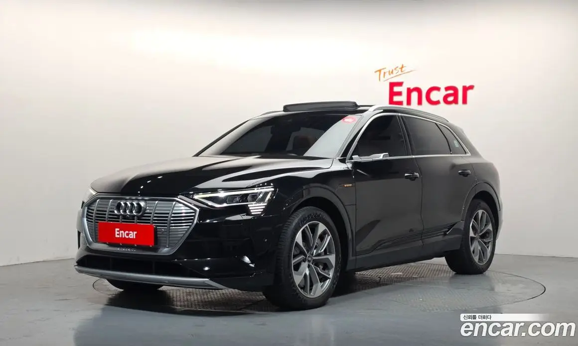 Audi e-tron 2021 0.2 автомат (гидро), фото 1 Audi e-tron 2021 0.2 автомат (гидро), фото 1