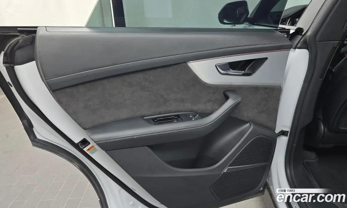 Audi Q8 2022 3.0 автомат (гидро), фото 15