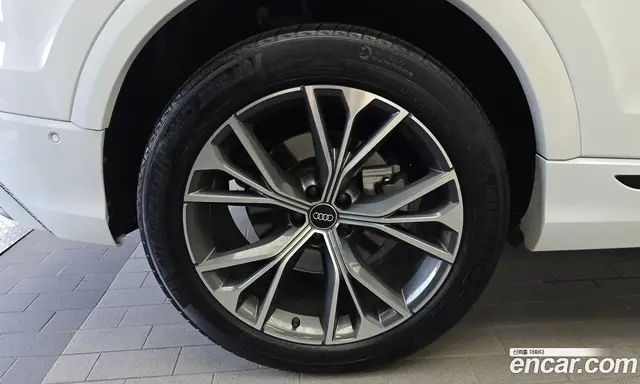 Audi Q8 2022 3.0 автомат (гидро), миниатюра 5